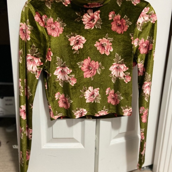 Forever 21 flower crop top - Picture 5 of 11